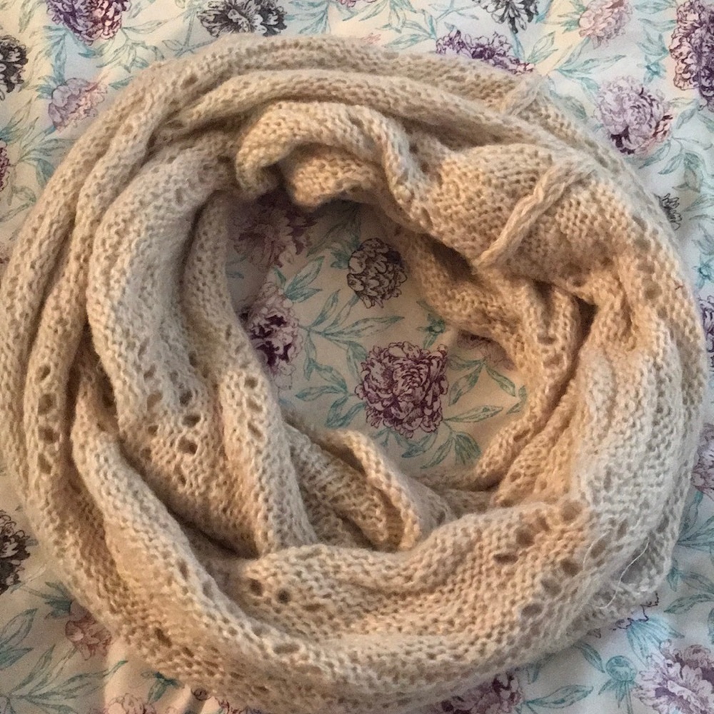 Chunky Cream Infinity Scarf